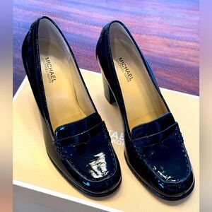 MICHAEL KORS Bayville loafer black patent leather 3” block heel women’s sz 5M